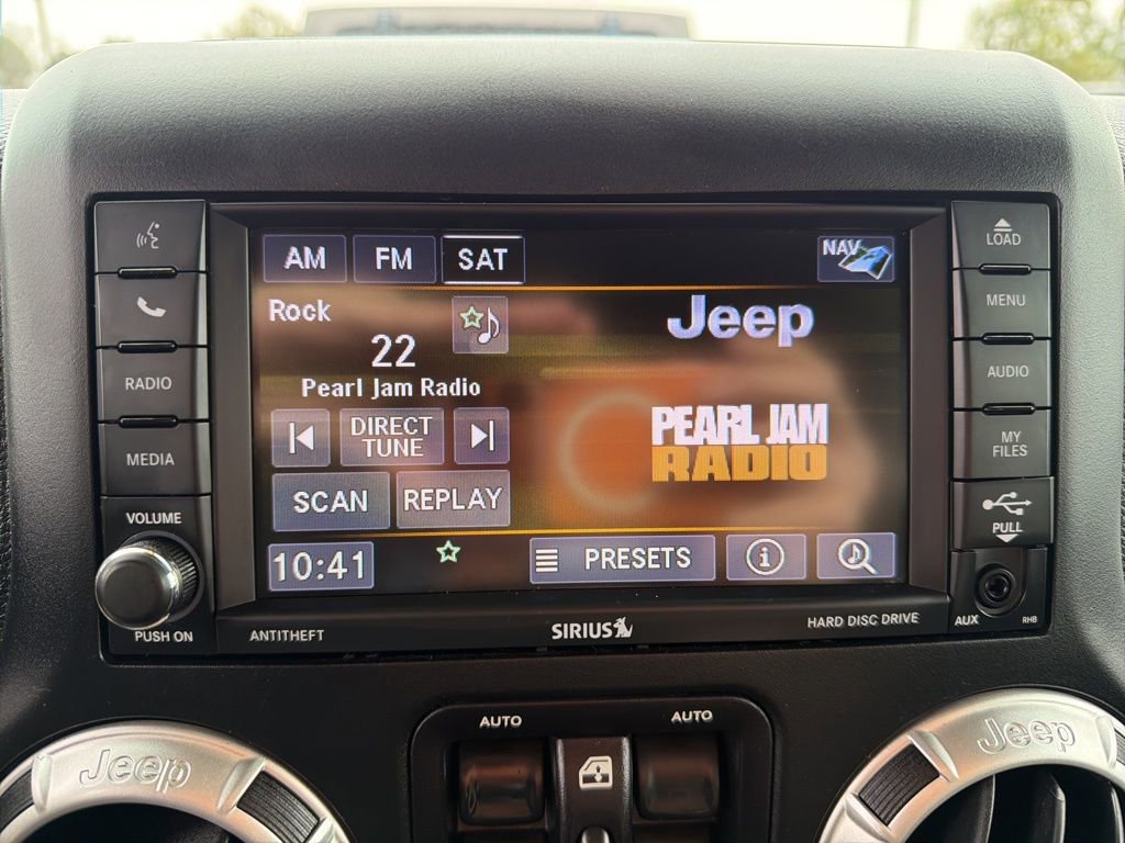 Used 2018 Jeep Wrangler Unlimited Sahara image 28