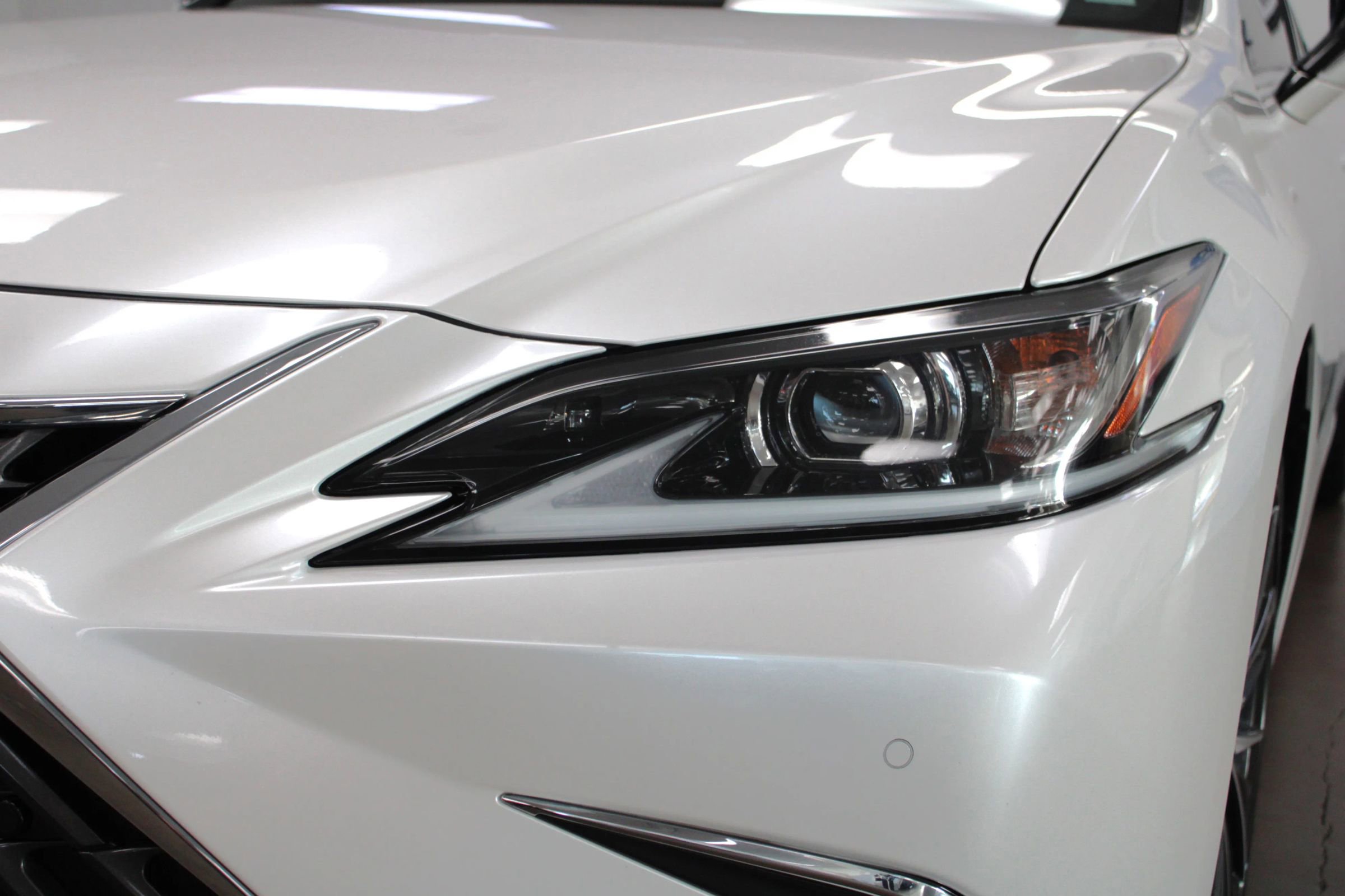 Used 2024 Lexus ES 350 w/ Premium Package image 22