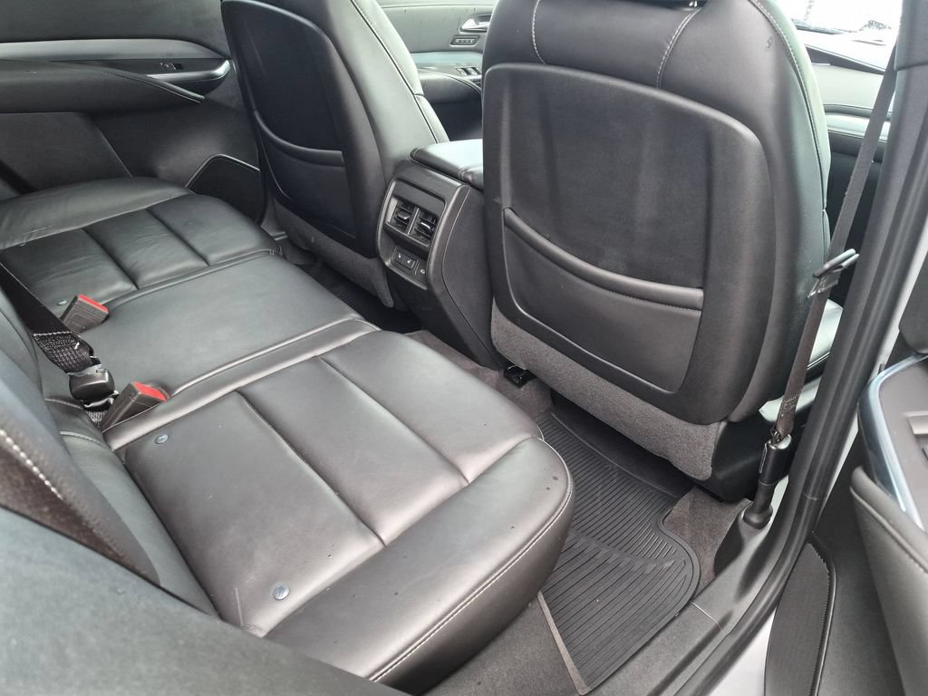 Used 2020 Cadillac XT4 Premium Luxury w/ Cold Weather Package FWD image 24
