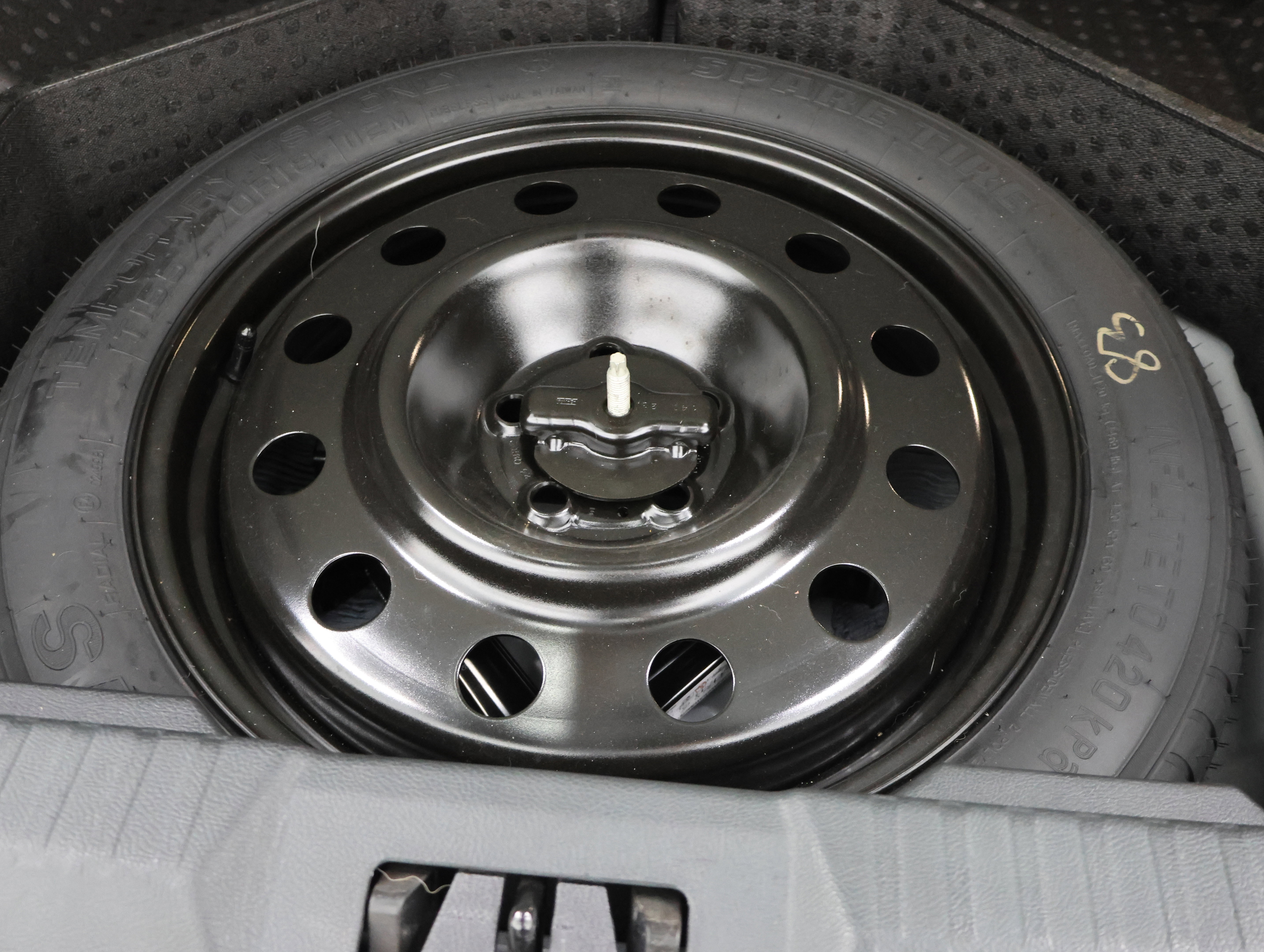 Used 2023 Ford Edge ST image 27