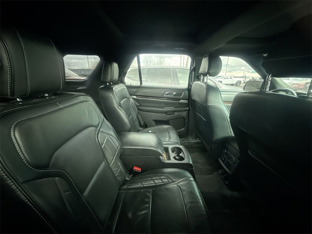 Used 2017 Ford Explorer Platinum image 11