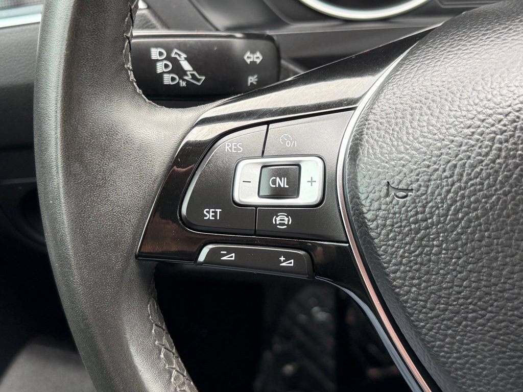 Used 2020 Volkswagen Tiguan SE FWD image 30