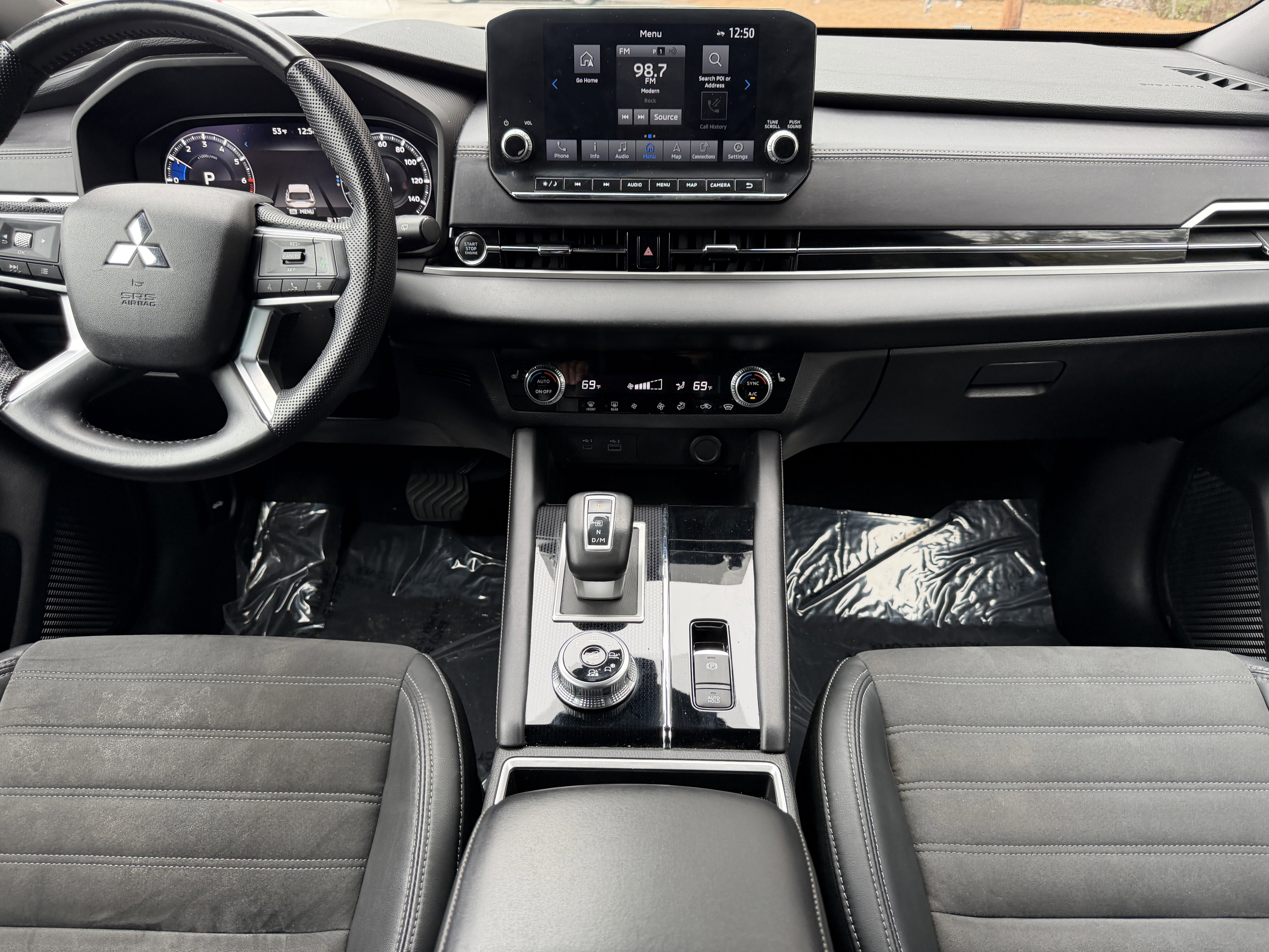 Used 2023 Mitsubishi Outlander SE Black Edition image 23