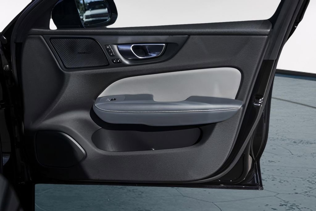 Used 2022 Volvo S60 B5 R-Design w/ Climate Package image 32