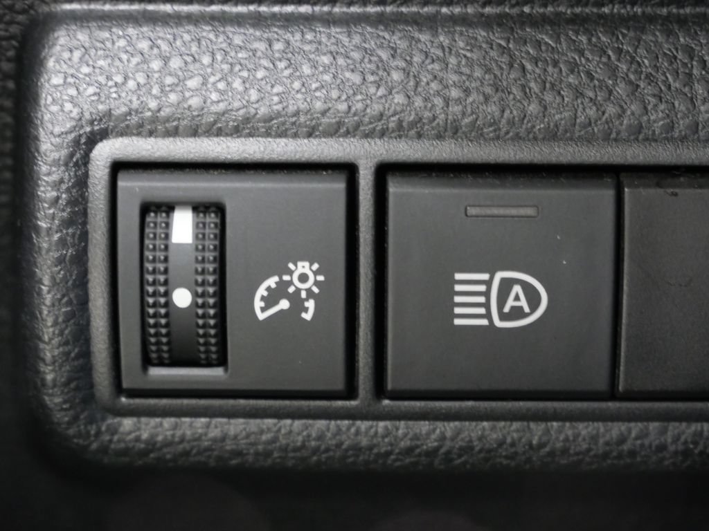 Used 2022 Toyota Corolla XLE FWD image 13