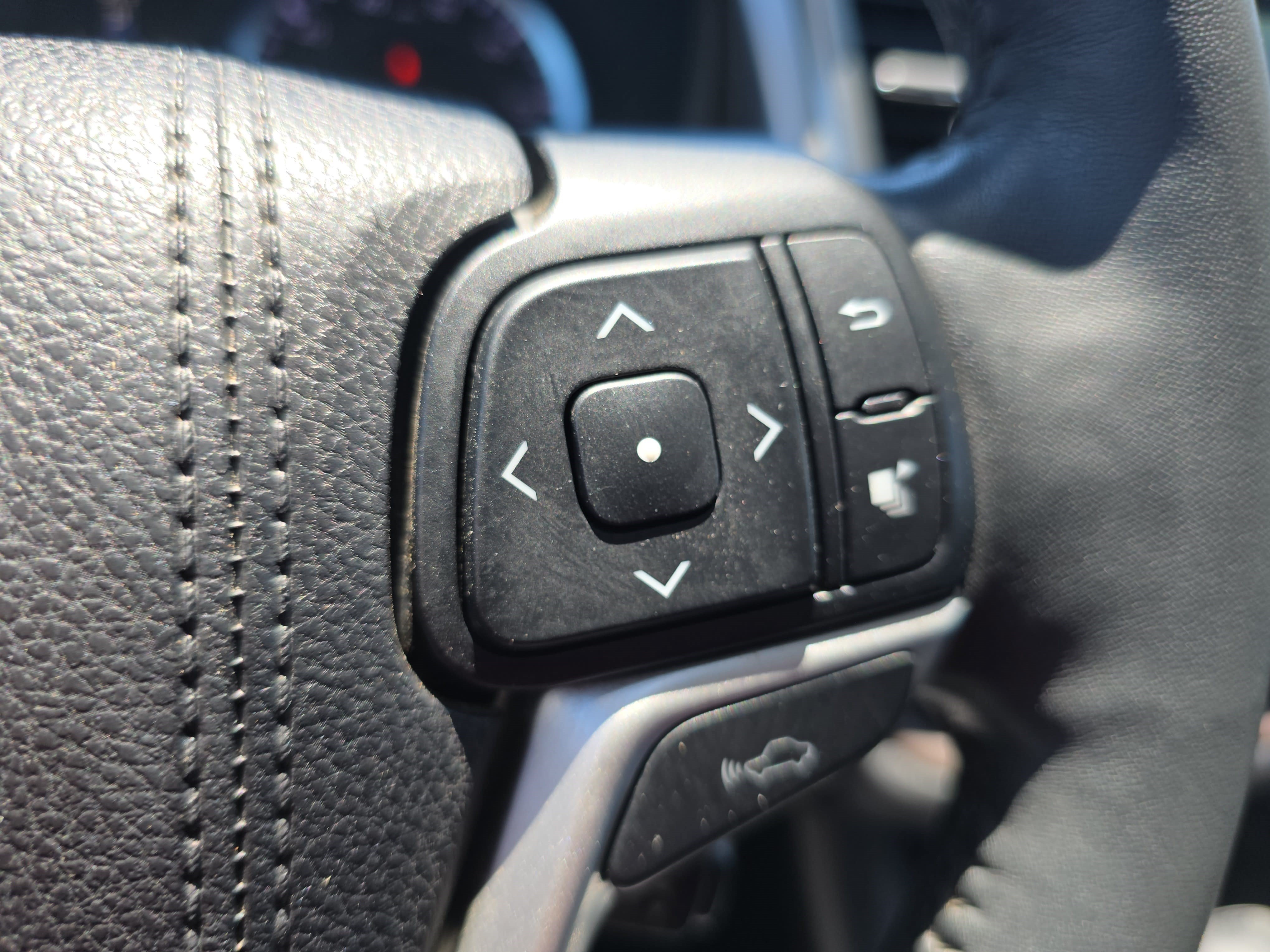 Used 2016 Toyota Highlander Limited Platinum AWD/4WD image 18