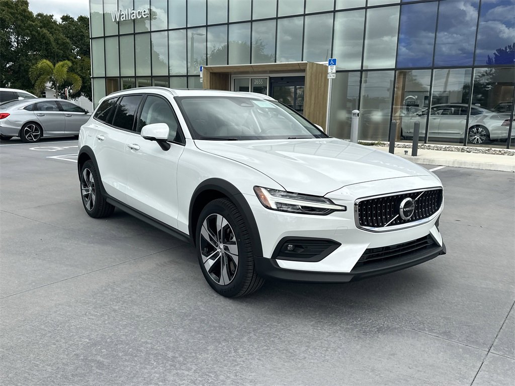 New 2026 Volvo V60 B5 Cross Country Plus w/ Protection Package Premier image 4