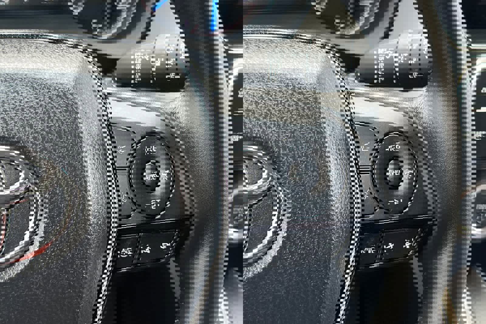 Certified 2023 Toyota Venza XLE image 27