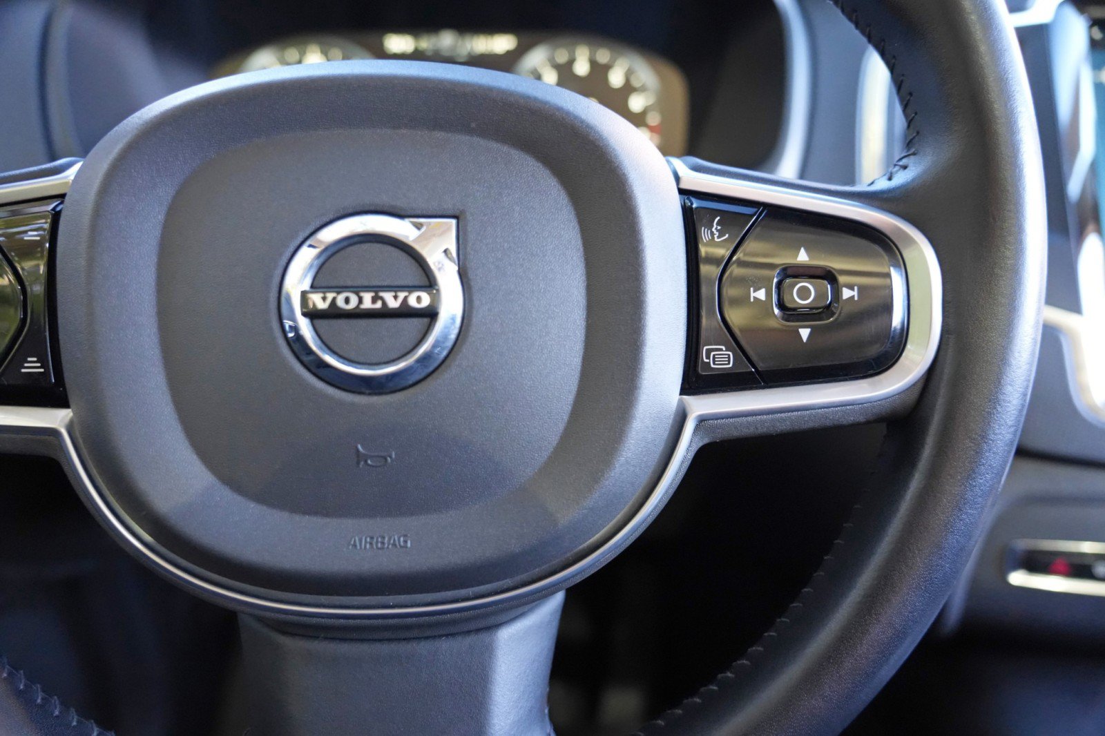 Used 2020 Volvo XC90 T6 Momentum AWD/4WD image 22