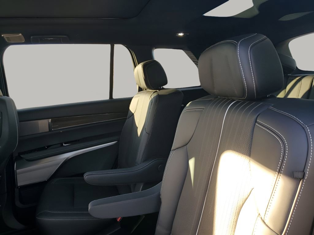 New 2026 Cadillac Vistiq Sport w/ LPO, Floor Liner Package image 19