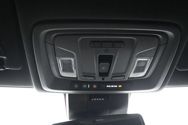 Used 2025 GMC Sierra 1500 AT4 w/ AT4 Premium Package AWD/4WD image 13
