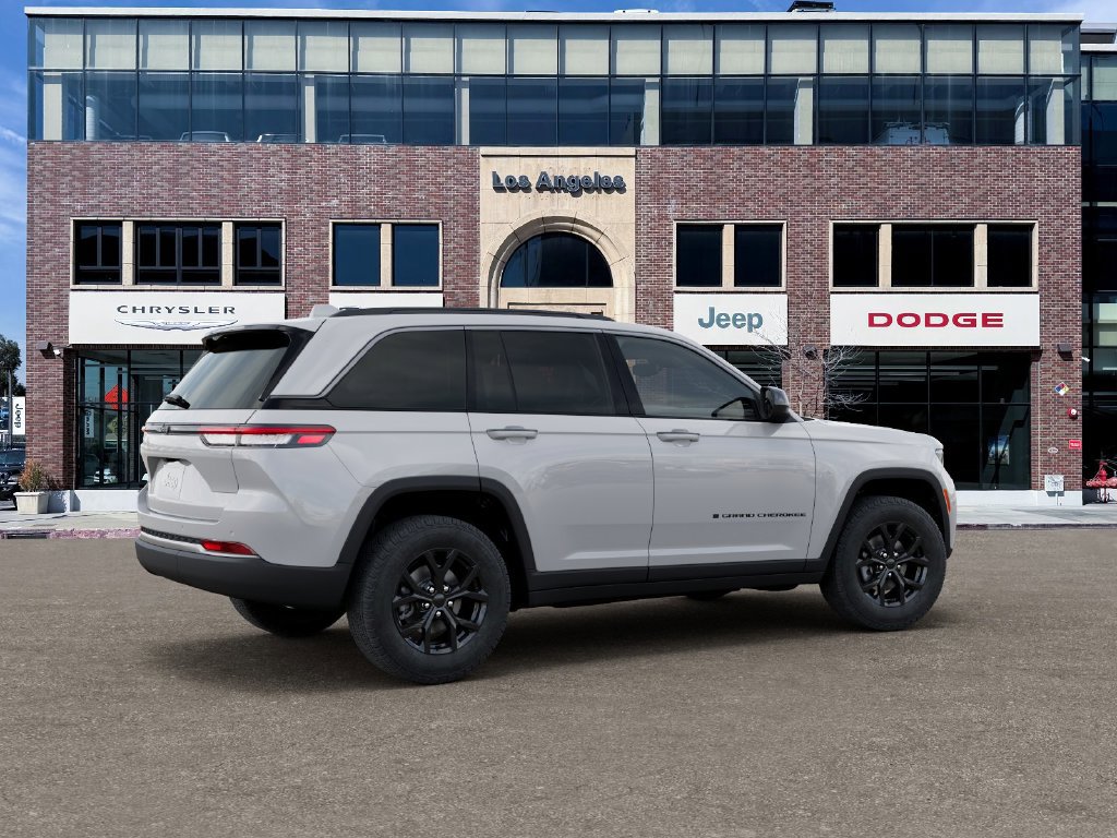 New 2026 Jeep Grand Cherokee Altitude AWD/4WD image 4