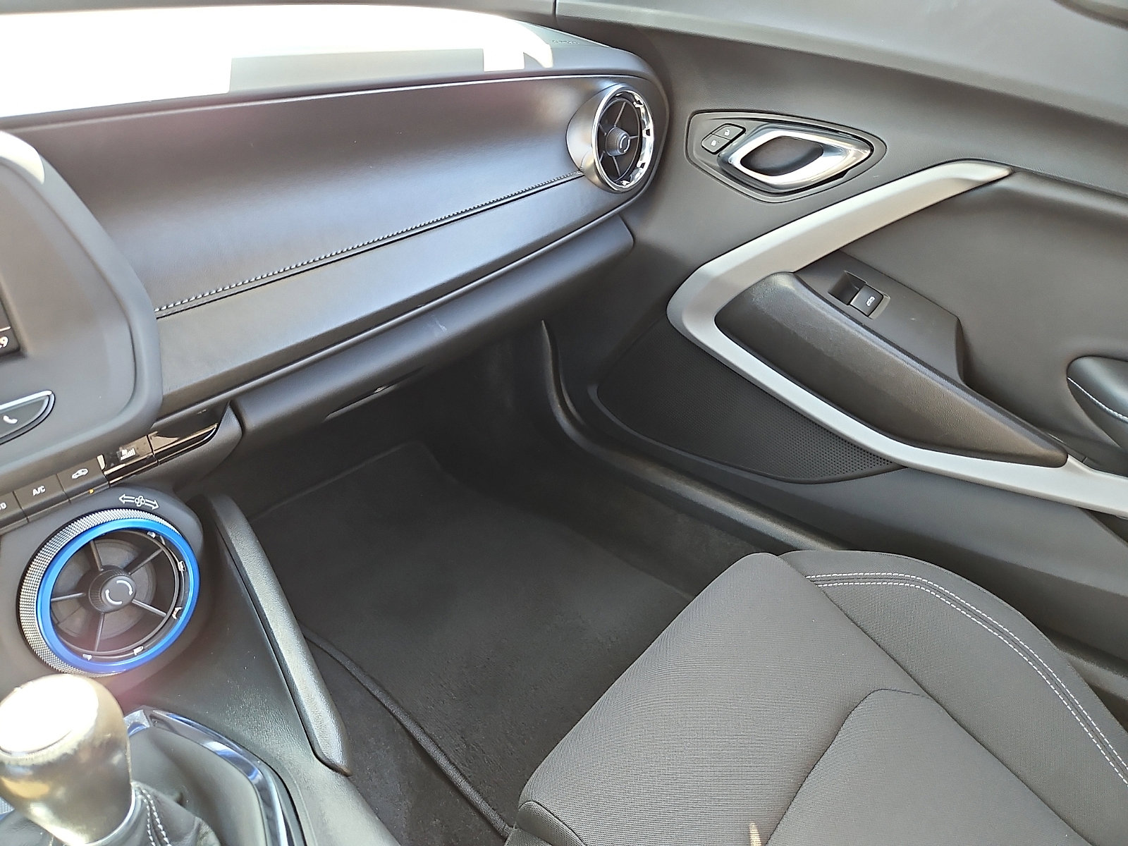 Used 2020 Chevrolet Camaro LS image 24