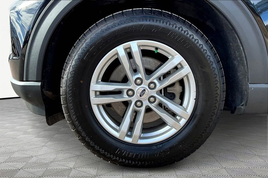 Used 2023 Ford Explorer XLT w/ Equipment Group 202A image 8