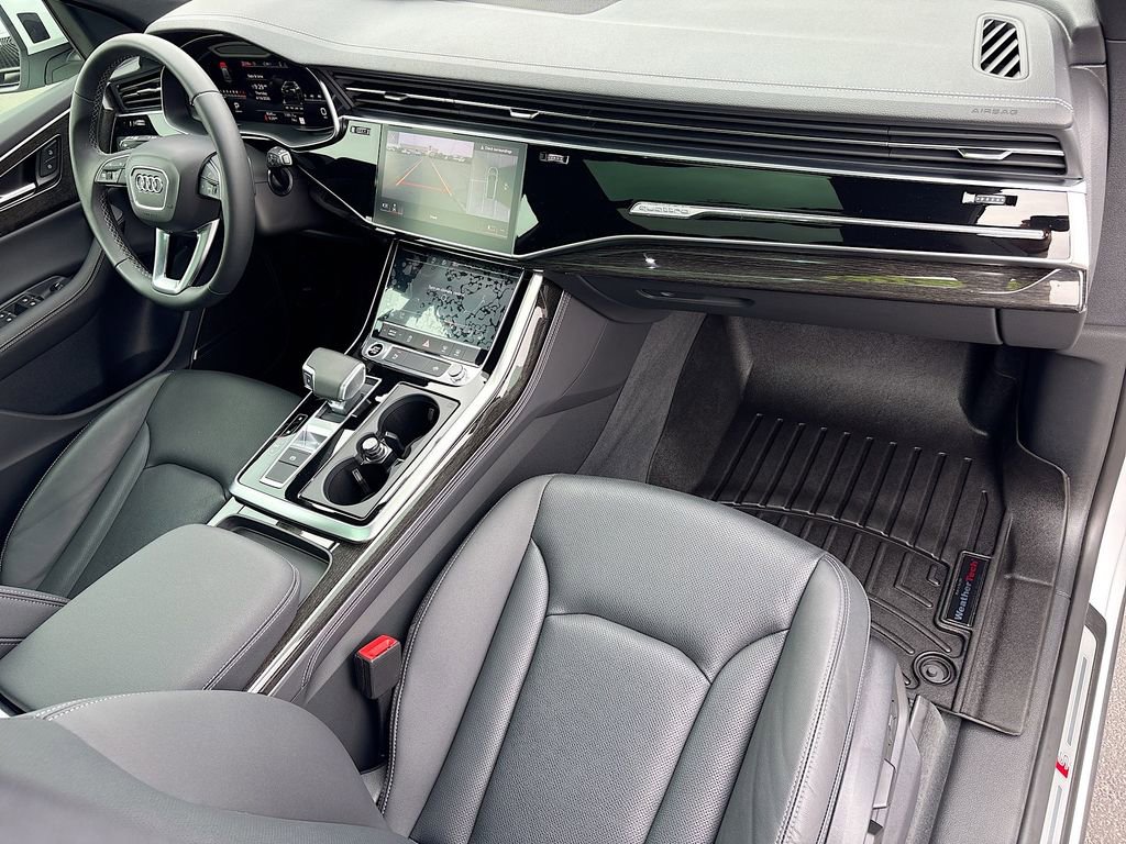 Used 2025 Audi Q8 Premium Plus AWD/4WD image 17