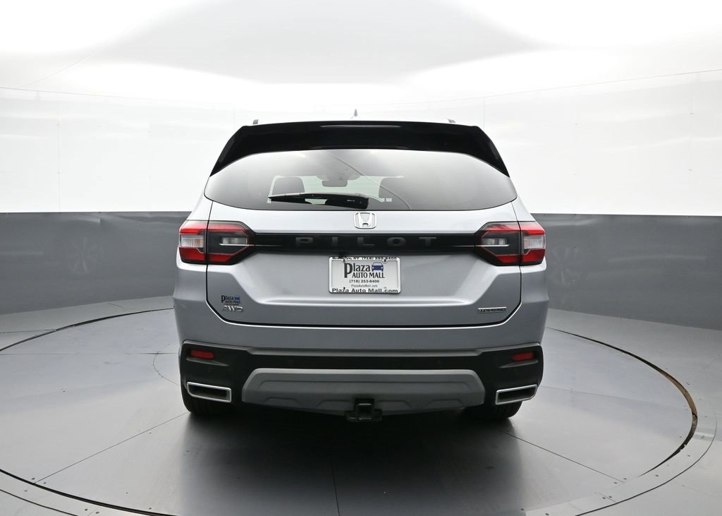Used 2023 Honda Pilot Touring image 7