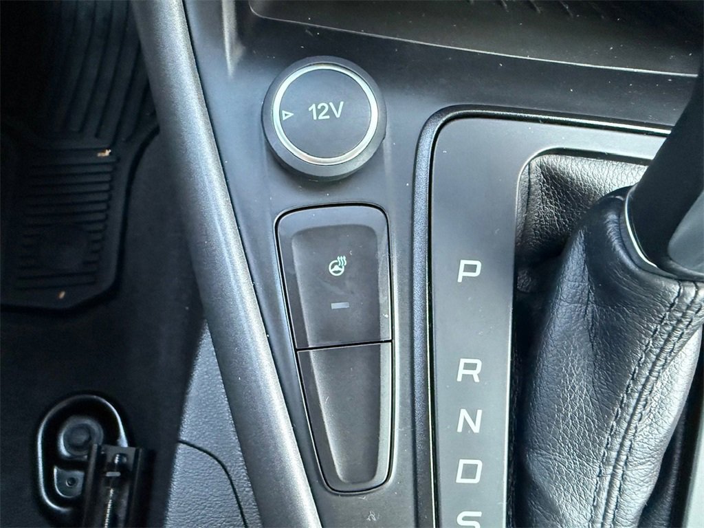 Used 2015 Ford Focus SE w/ Equipment Group 201A image 26