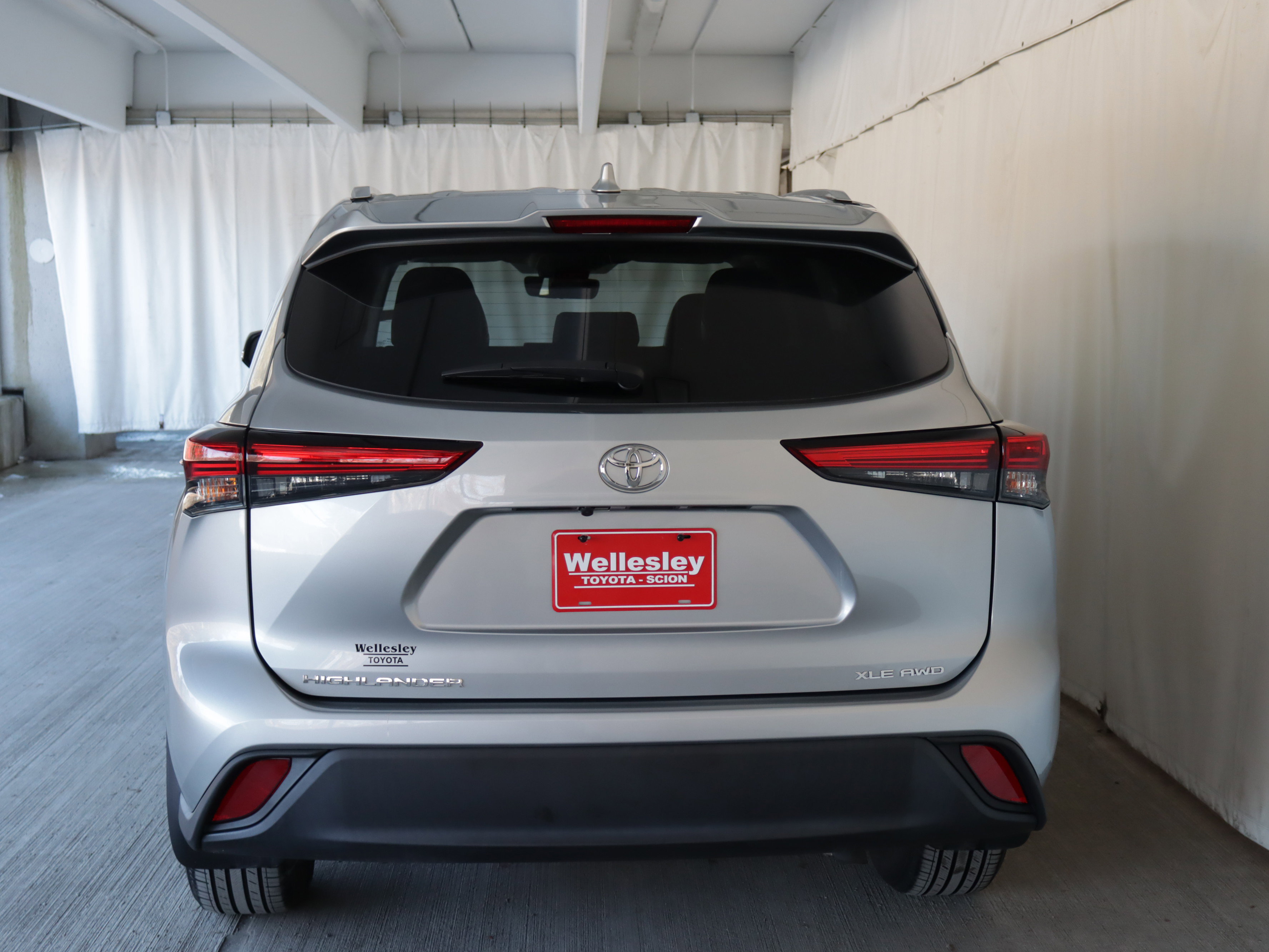 Used 2022 Toyota Highlander XLE image 28