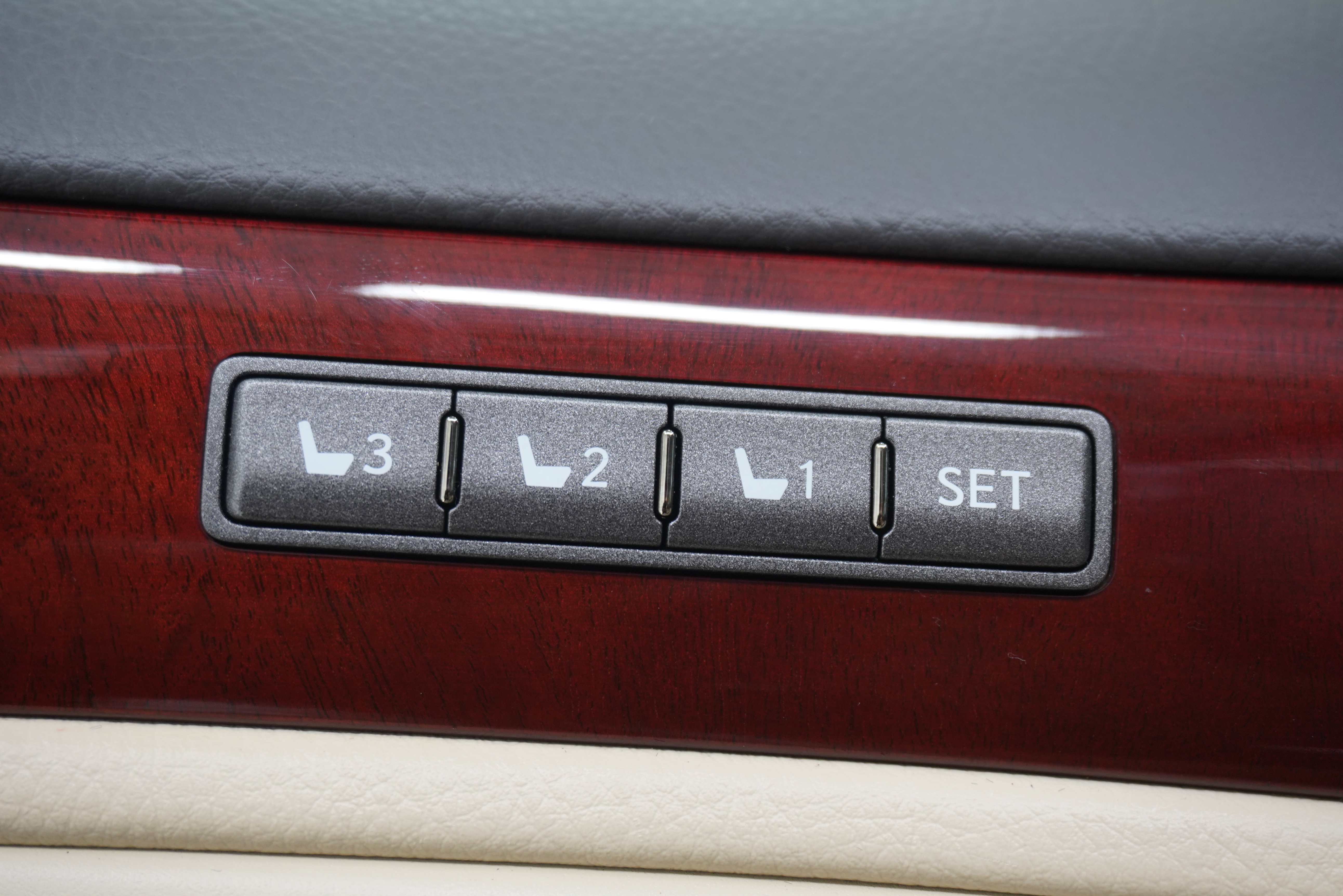 Used 2012 Lexus LS 460 w/ Luxury Value Edition RWD image 16