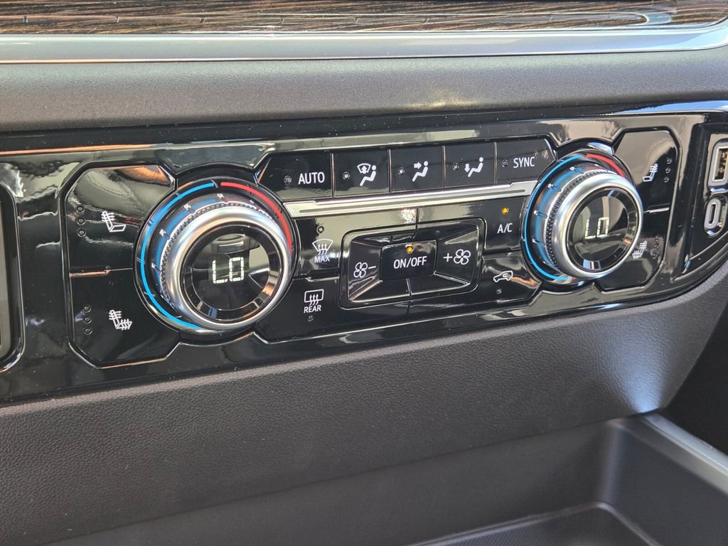 New 2026 GMC Sierra 1500 Elevation w/ Elevation Premium Package AWD/4WD image 17