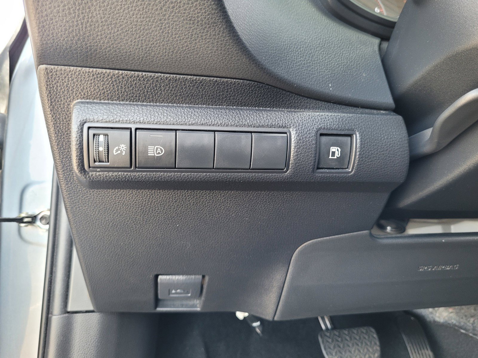 Used 2023 Toyota Corolla LE FWD image 26