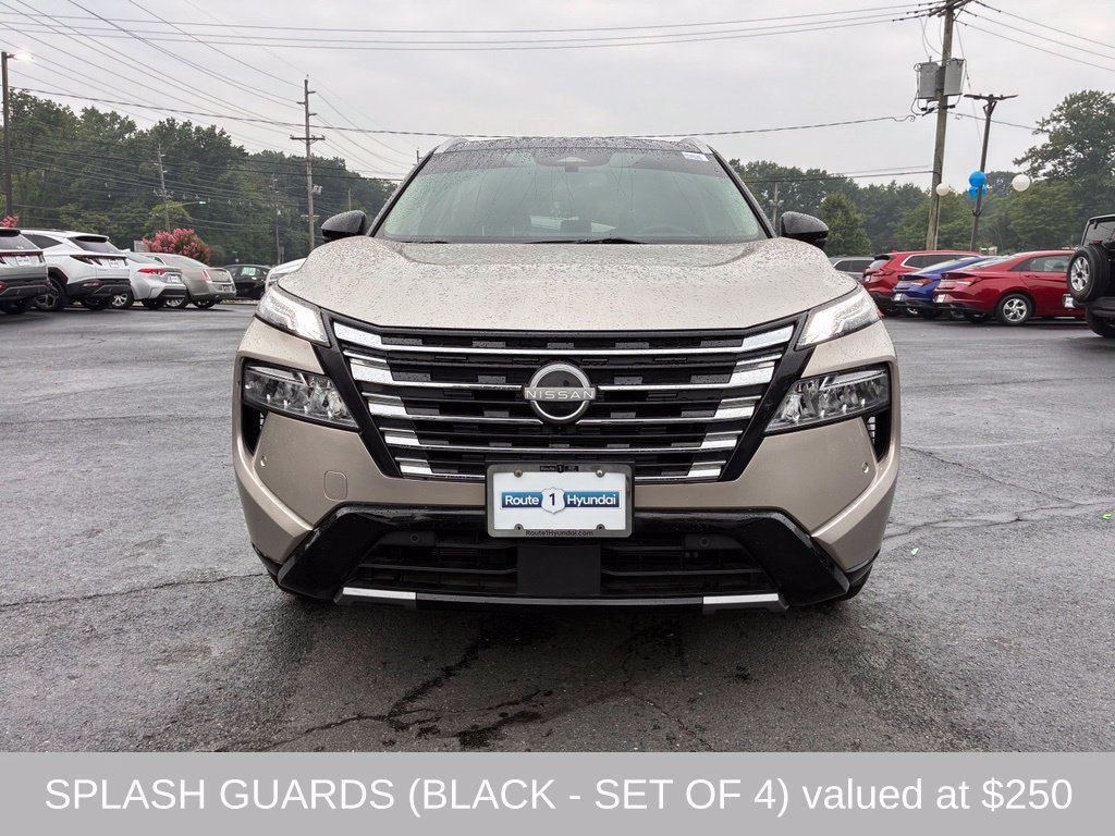 Used 2024 Nissan Rogue Platinum FWD image 2