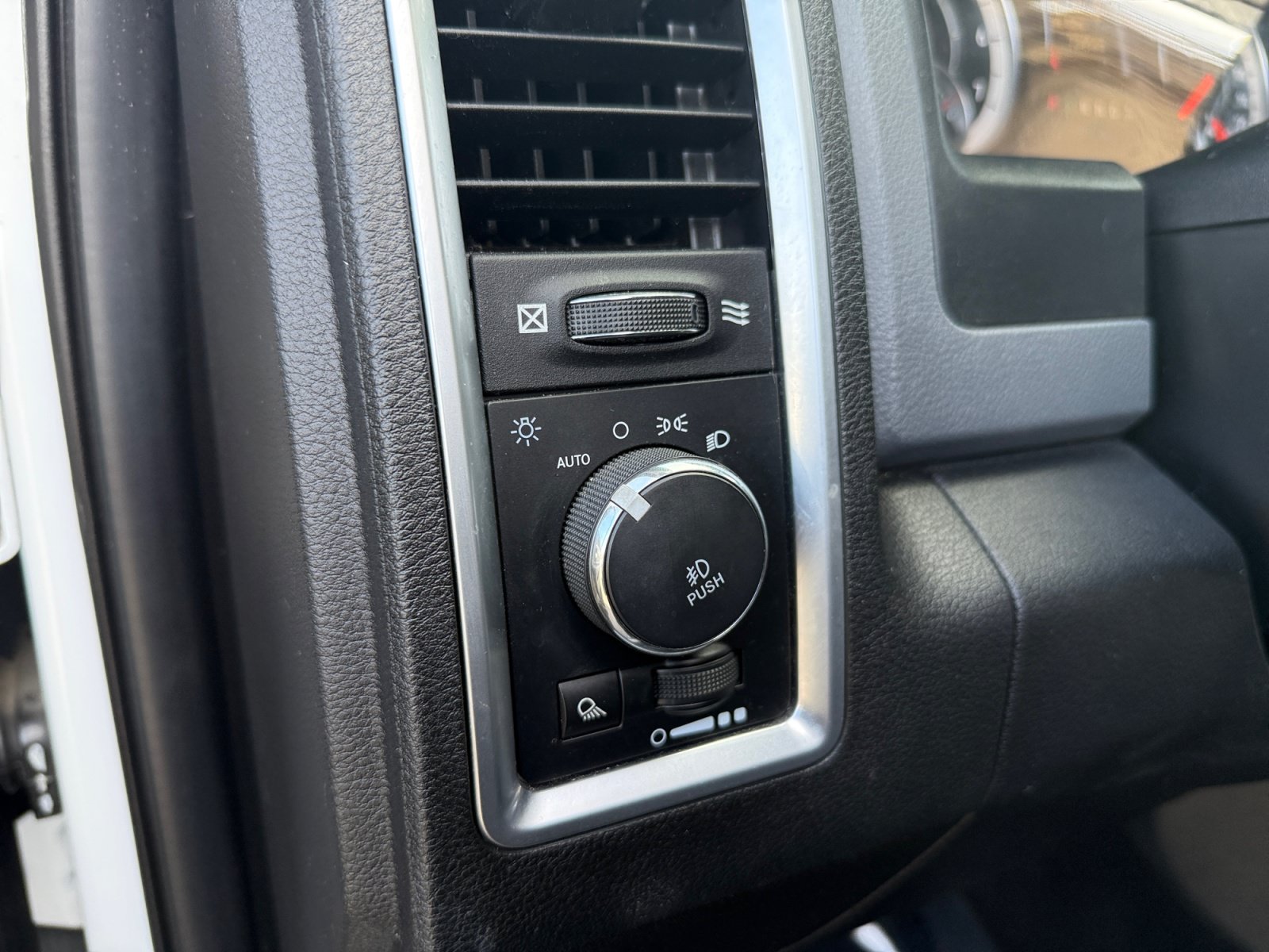 Used 2019 RAM 1500 Warlock AWD/4WD image 15