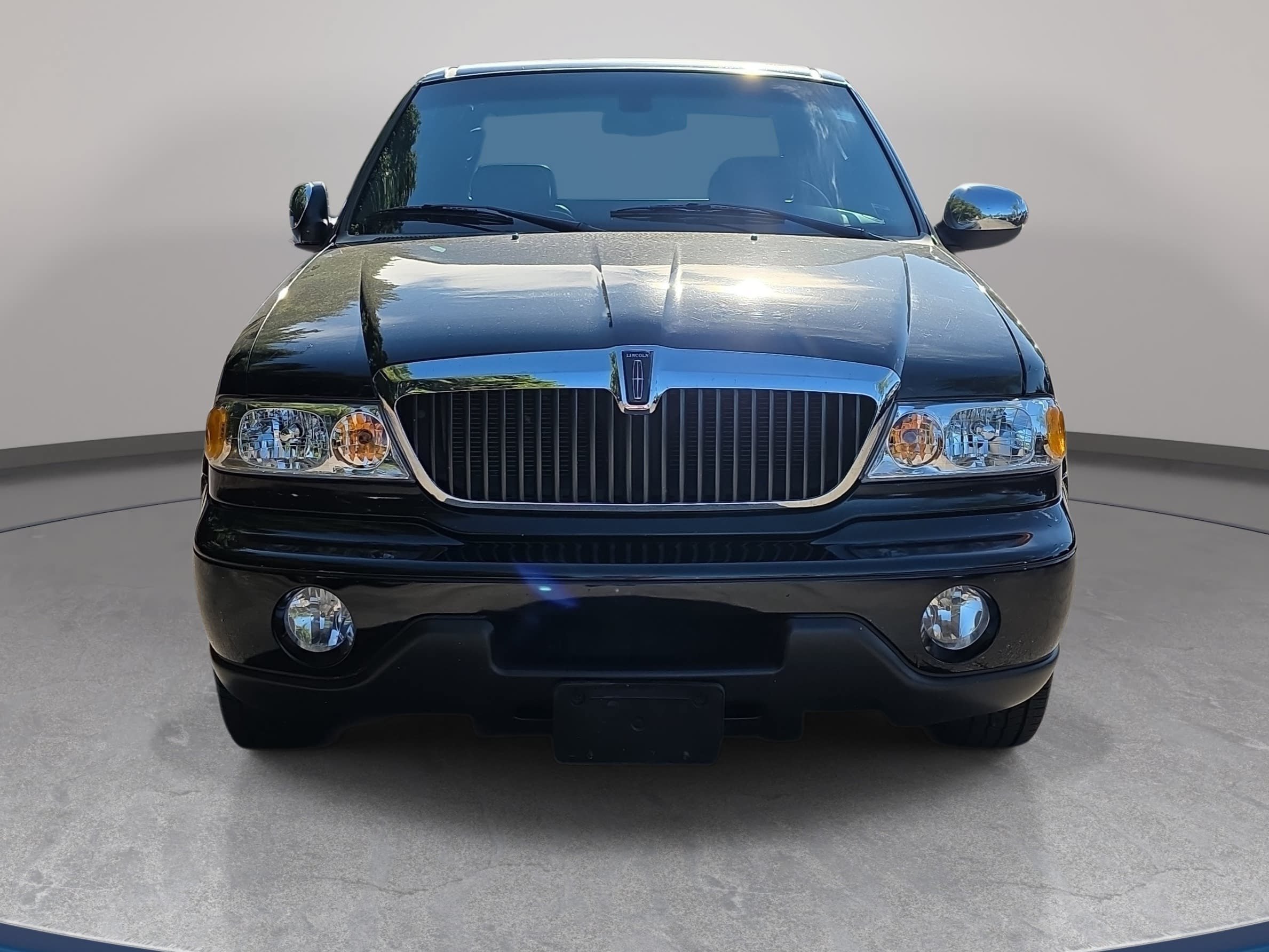 Used 2002 Lincoln Blackwood RWD image 5