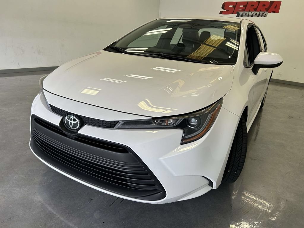 Certified 2025 Toyota Corolla LE FWD image 7