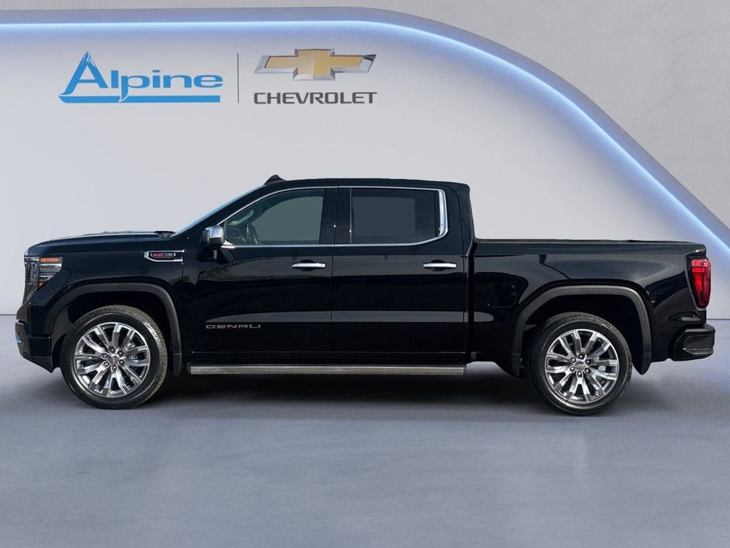 Used 2023 GMC Sierra 1500 Denali w/ Denali Reserve Package AWD/4WD image 2