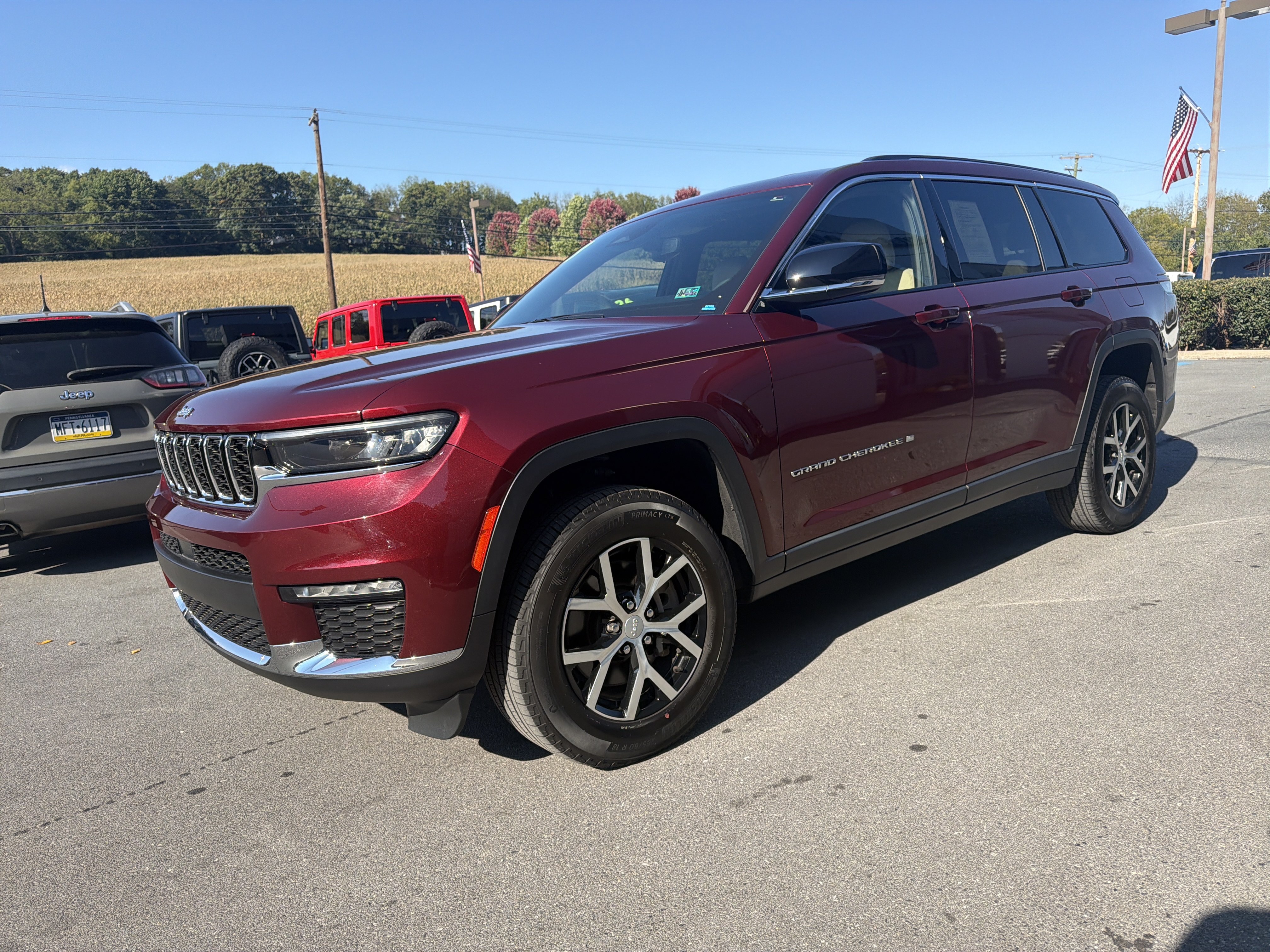 Used 2023 Jeep Grand Cherokee L Limited AWD/4WD image 8