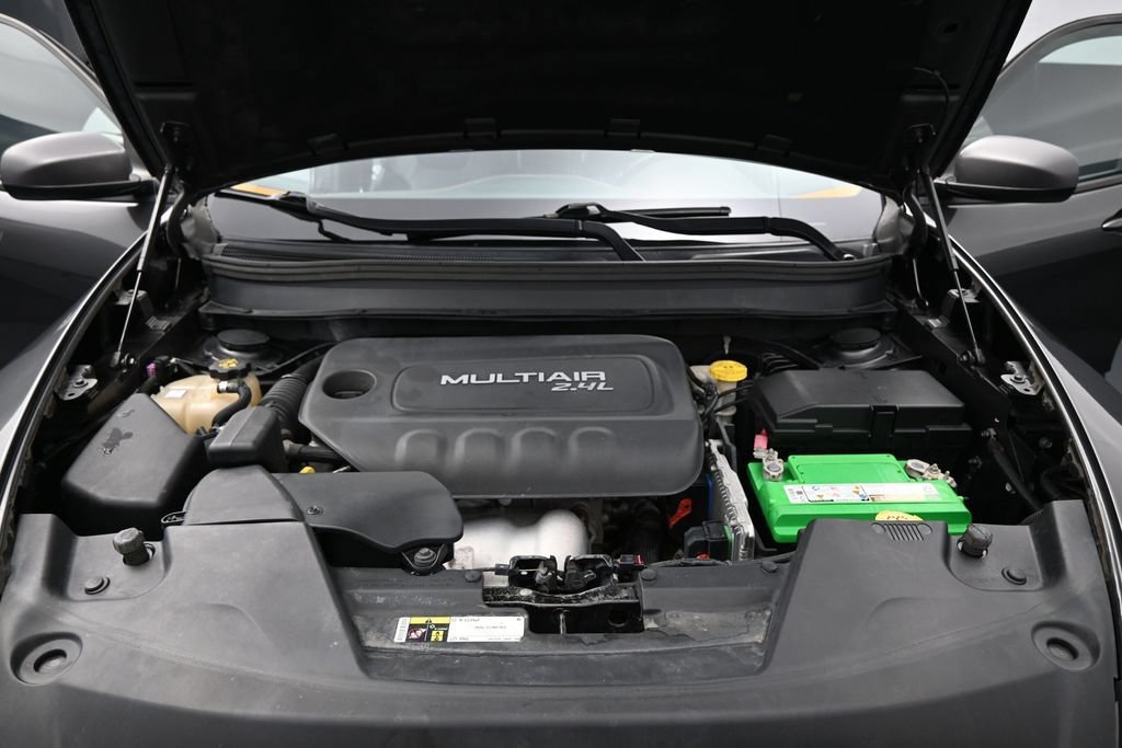 Used 2017 Jeep Cherokee Trailhawk AWD/4WD image 27