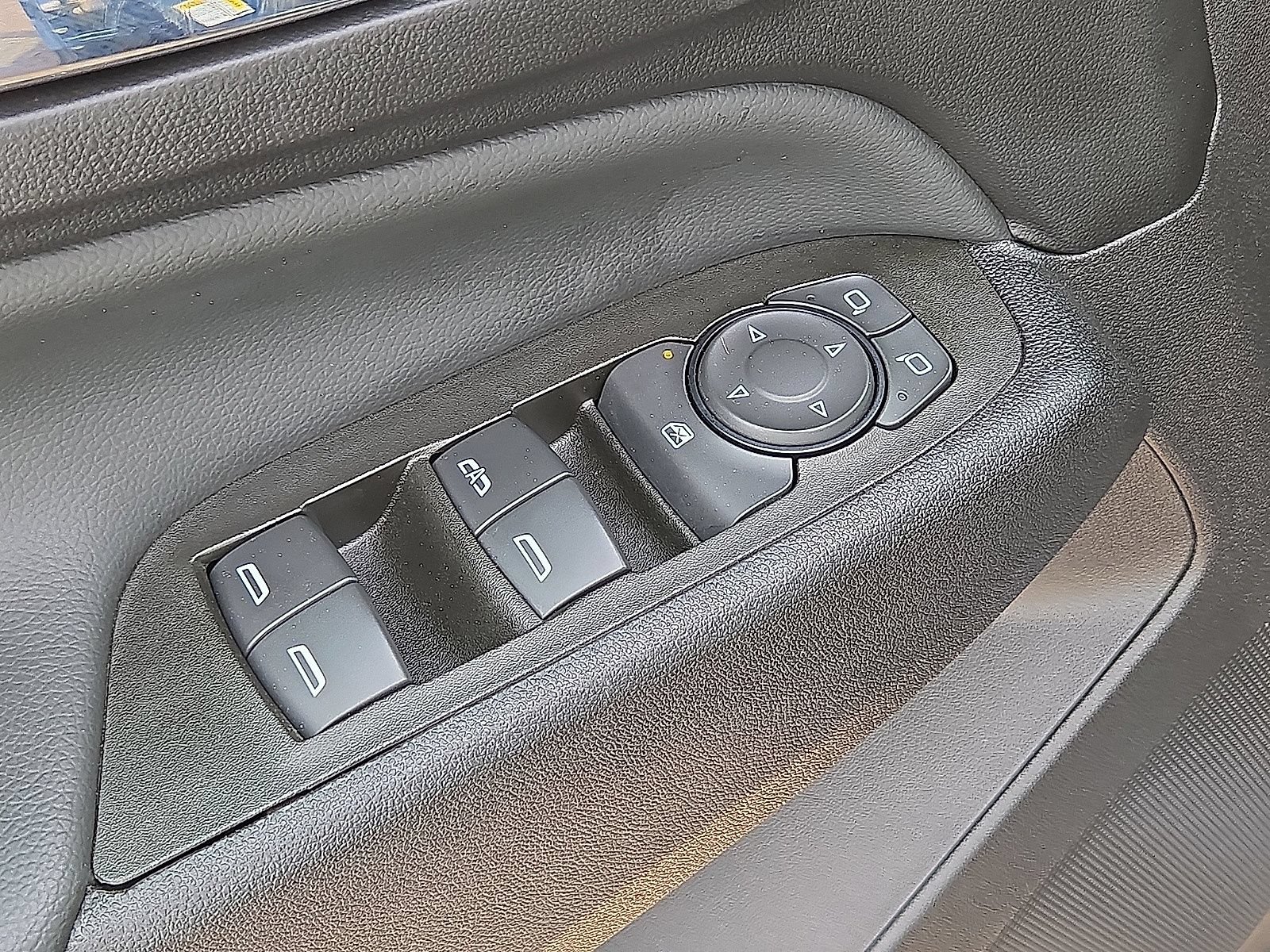 Used 2024 Chevrolet Equinox LT AWD/4WD image 23