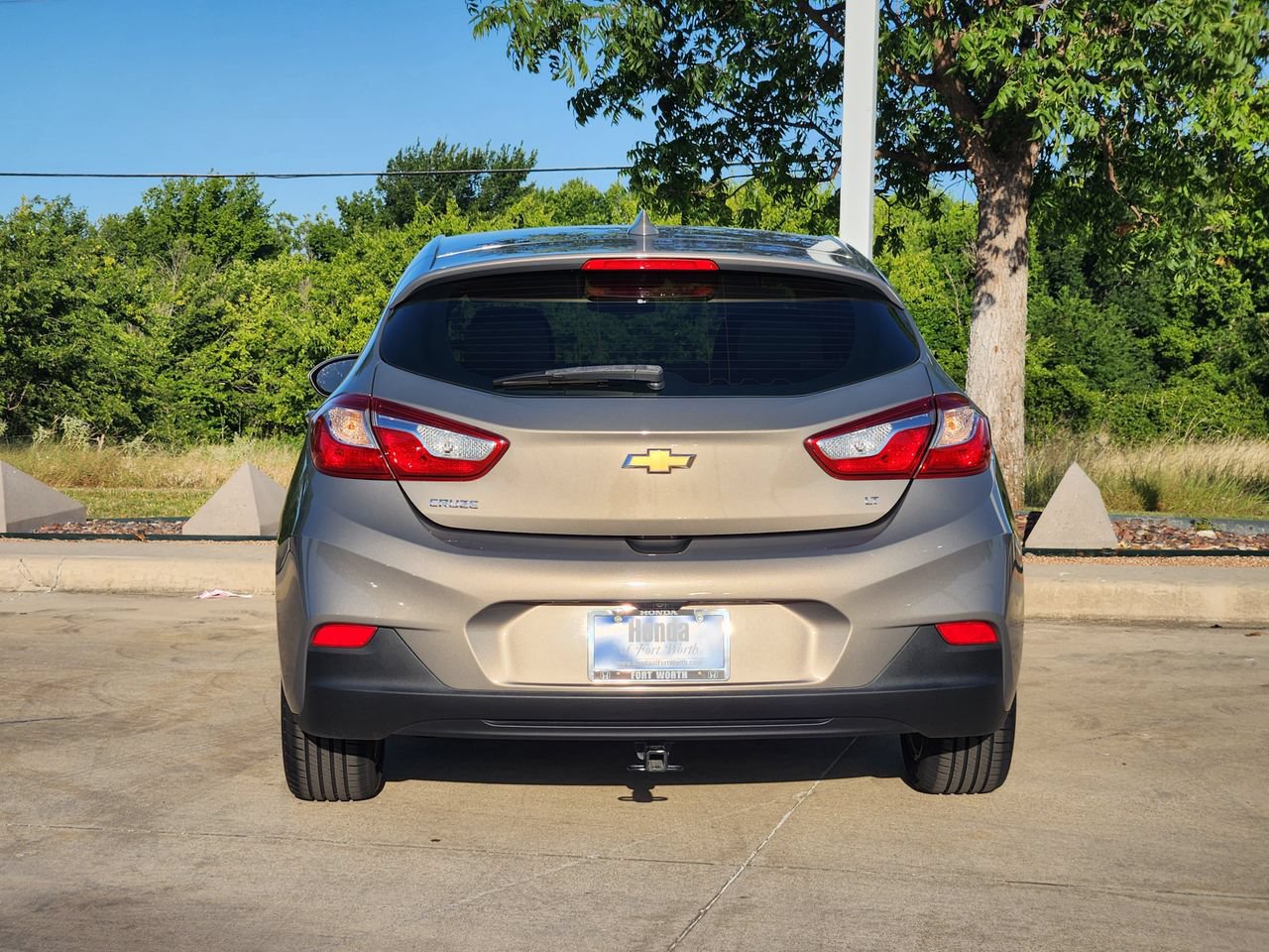 Used 2017 Chevrolet Cruze LT w/ Sun And Sound Package FWD image 6