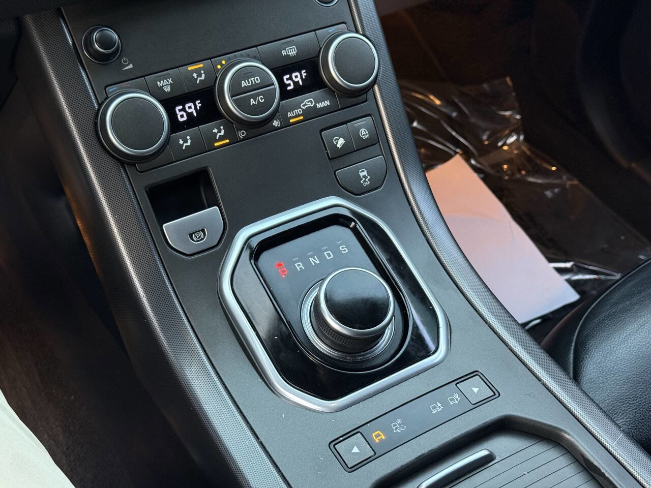 Used 2018 Land Rover Range Rover Evoque SE image 22