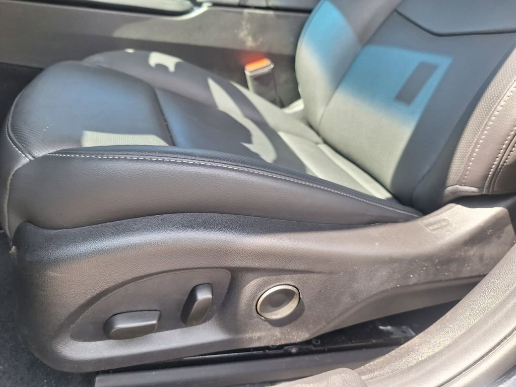 Used 2025 Cadillac CT4 Premium Luxury image 10