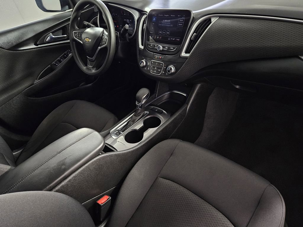 Used 2023 Chevrolet Malibu LT FWD image 27