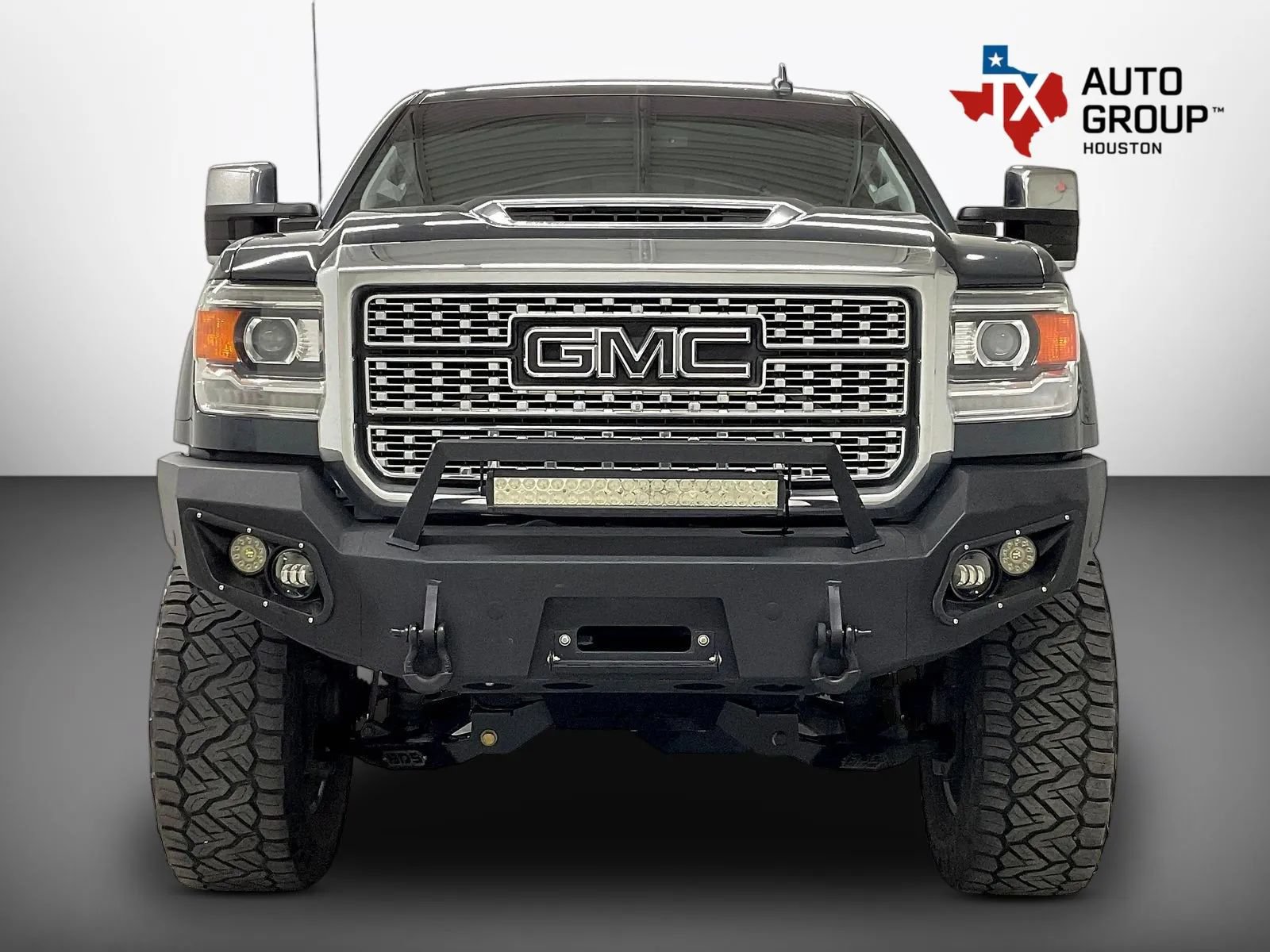 Used 2018 GMC Sierra 2500 Denali w/ Duramax Plus Package AWD/4WD image 6