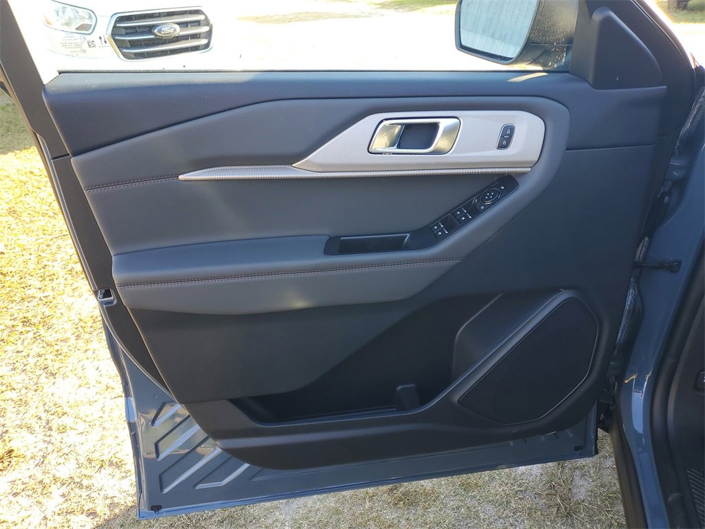 New 2026 Ford Explorer Active image 5