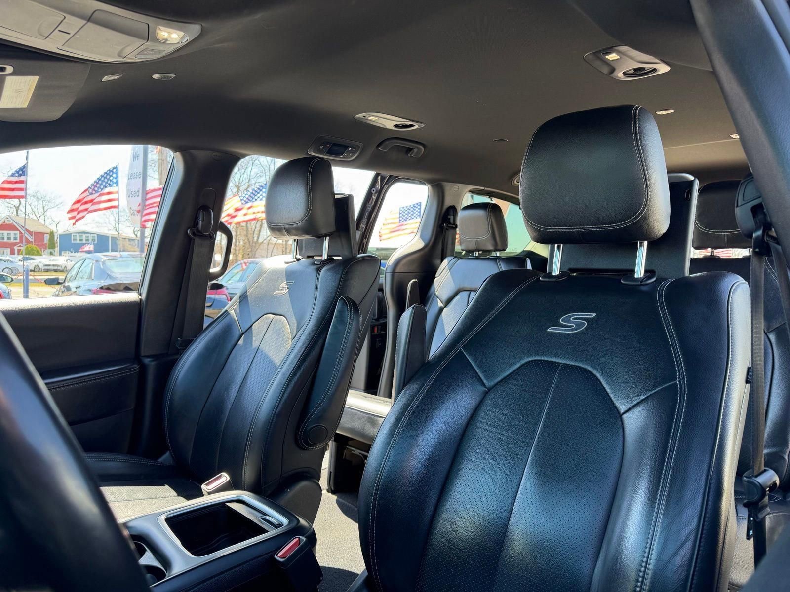 Used 2019 Chrysler Pacifica Touring-L Plus w/ Advanced Safetytec Group image 27