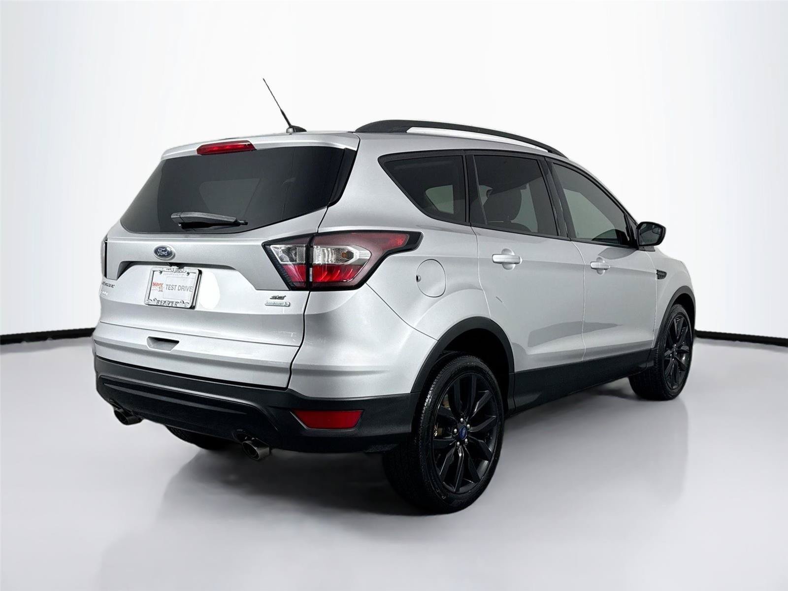 Used 2018 Ford Escape SE w/ SE Sport Appearance Package FWD video 2