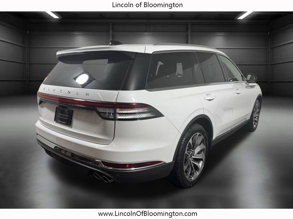 New 2026 Lincoln Aviator AWD image 7
