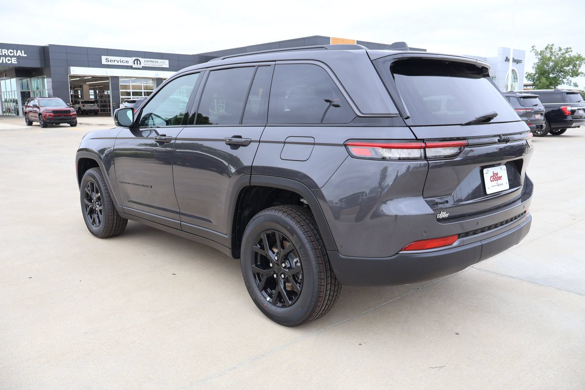 New 2026 Jeep Grand Cherokee Altitude AWD/4WD image 24
