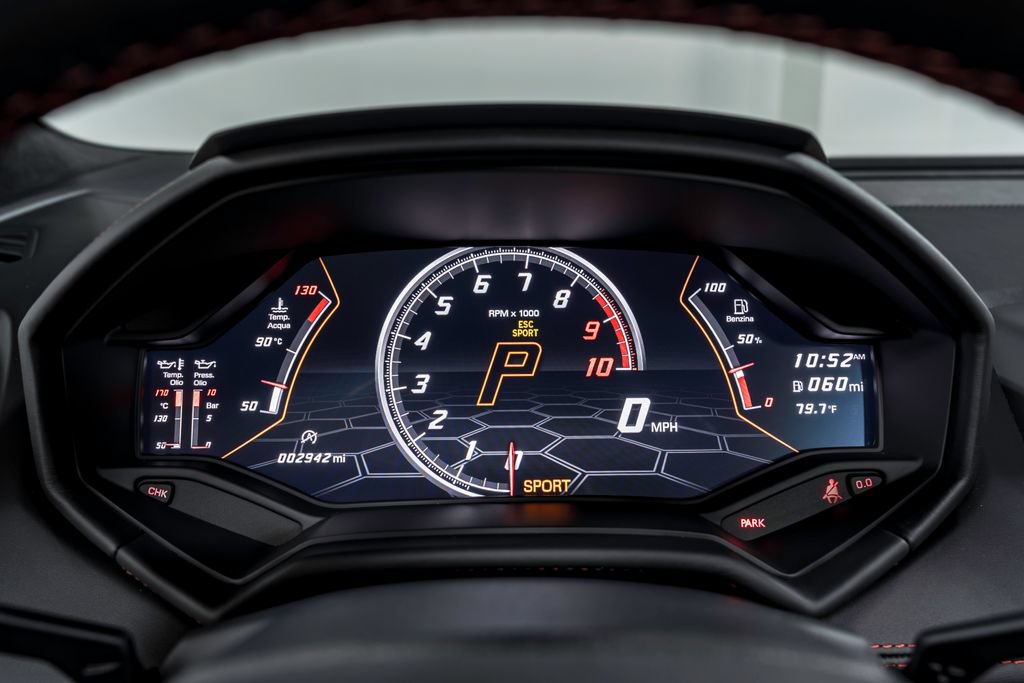 Used 2023 Lamborghini Huracan EVO RWD image 16
