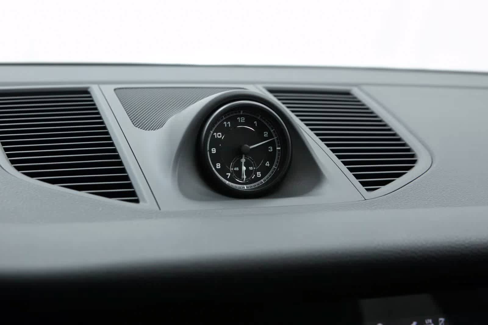Certified 2026 Porsche Macan image 30