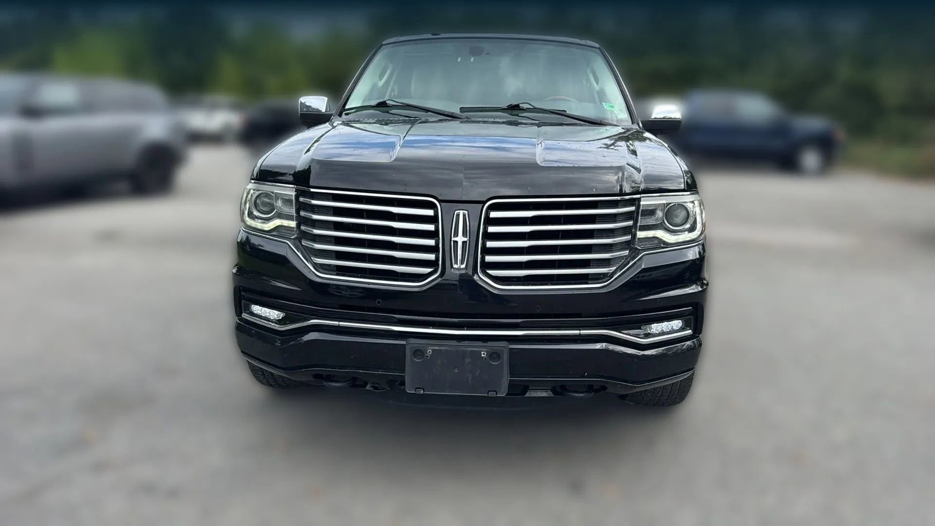Used 2017 Lincoln Navigator L Reserve image 2