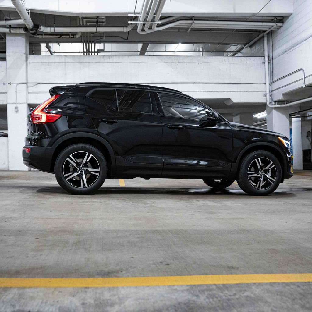 New 2026 Volvo XC40 B5 Core w/ Climate Package AWD/4WD image 7