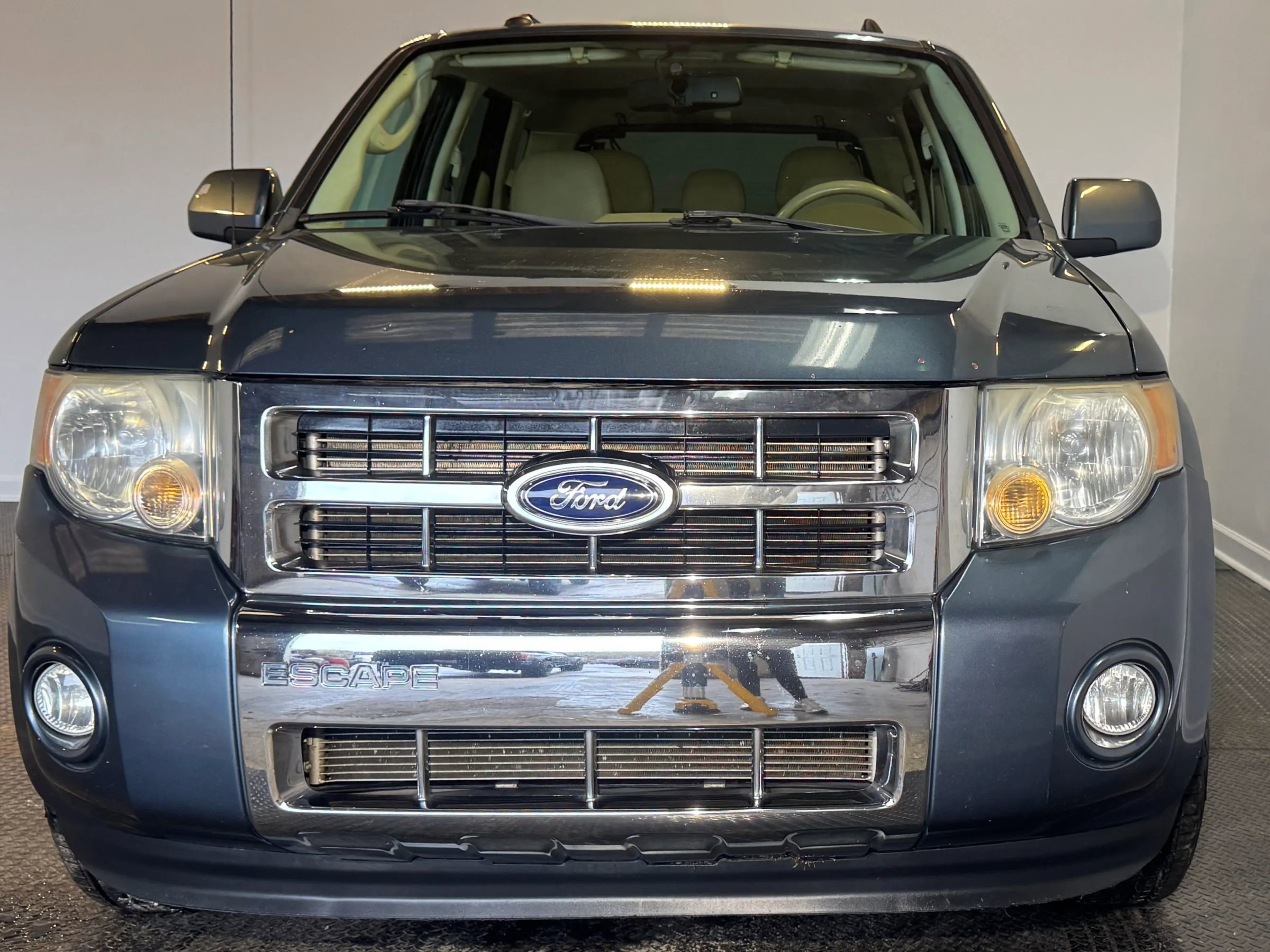 Used 2011 Ford Escape Limited w/ 301A Rapid Spec Order Code image 3