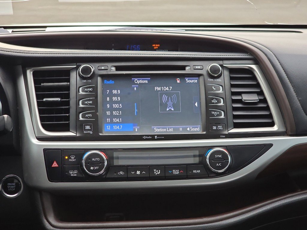 Used 2014 Toyota Highlander Limited Platinum image 25