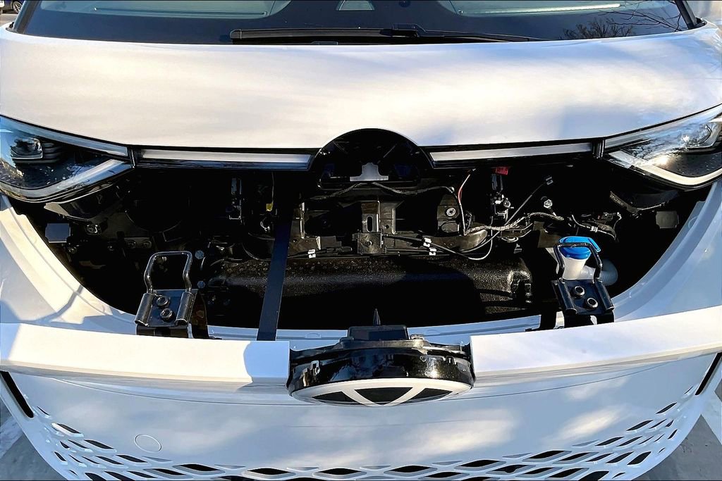 Certified 2025 Volkswagen ID. Buzz Pro S image 9
